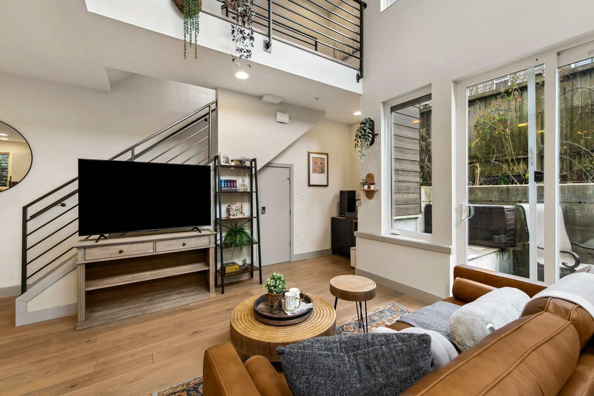 & View Modern Retreat W Ac Seattle