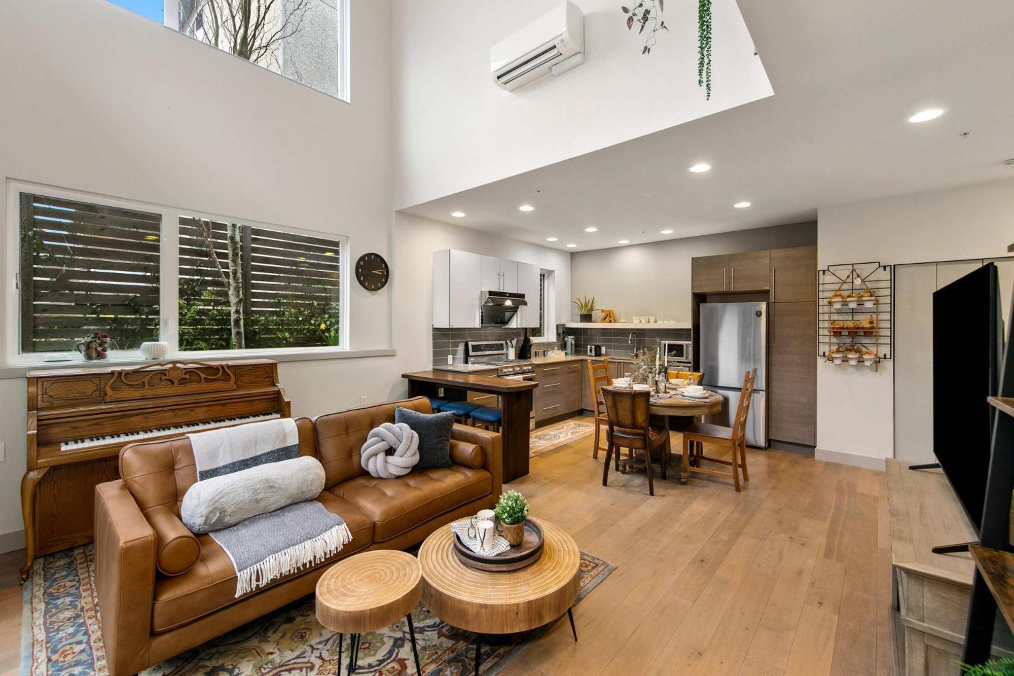 & View Modern Retreat W Ac Holiday home