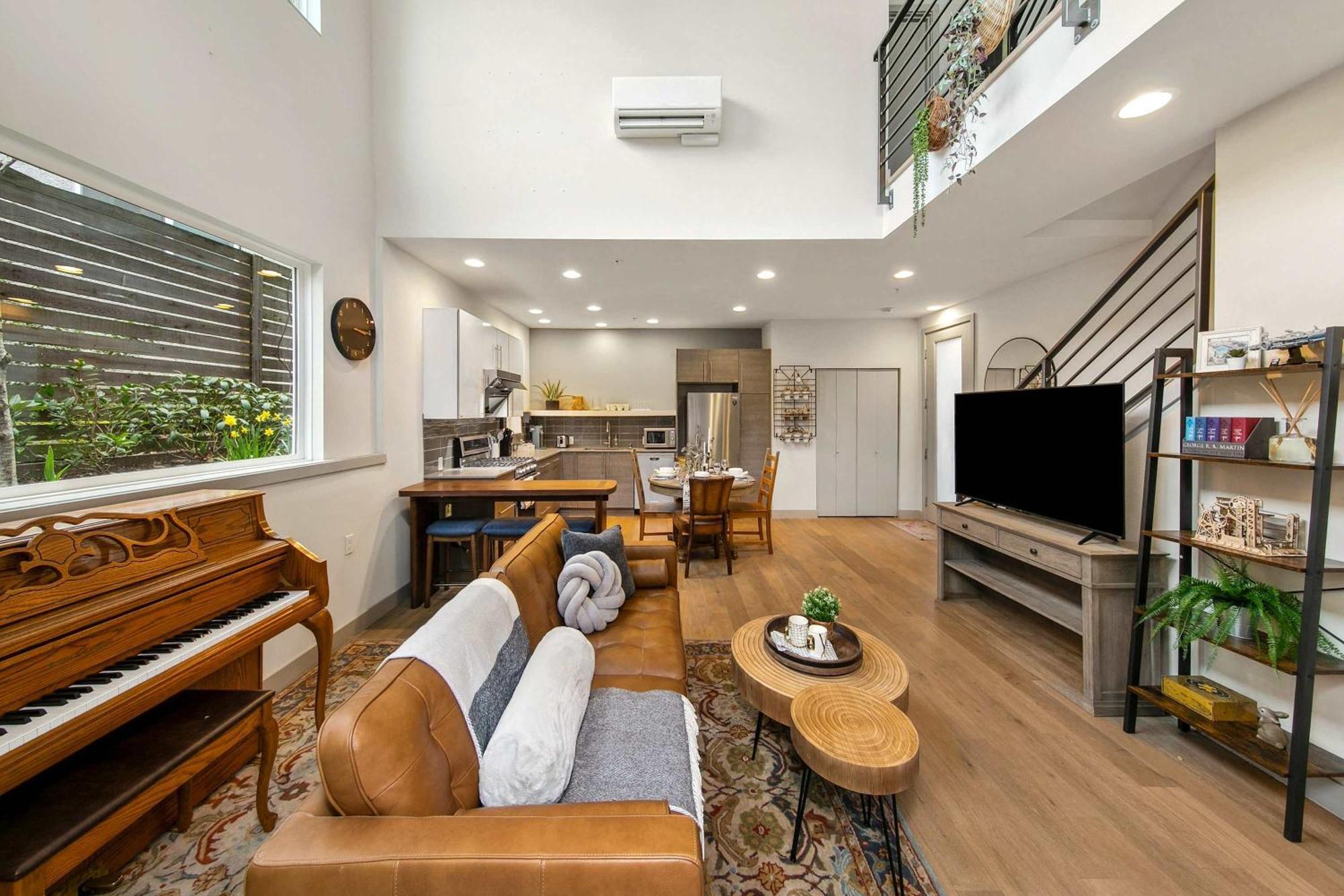& View Modern Retreat W Ac Seattle