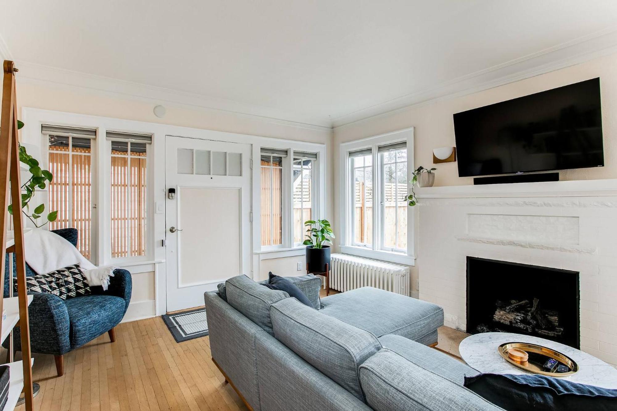 Maple Leaf Craftsman - Hot Tub, Ac, Dog Friendly Holiday home