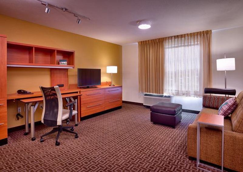 By Marriott District Hotel 3*