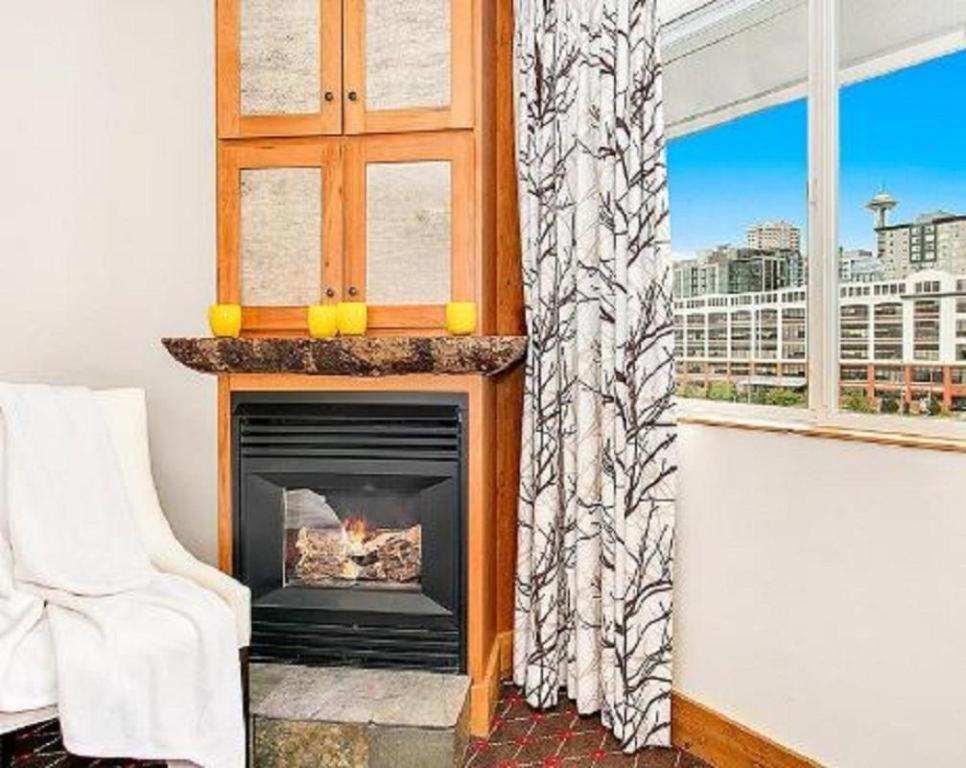 The Edgewater, A Noble House Hotel