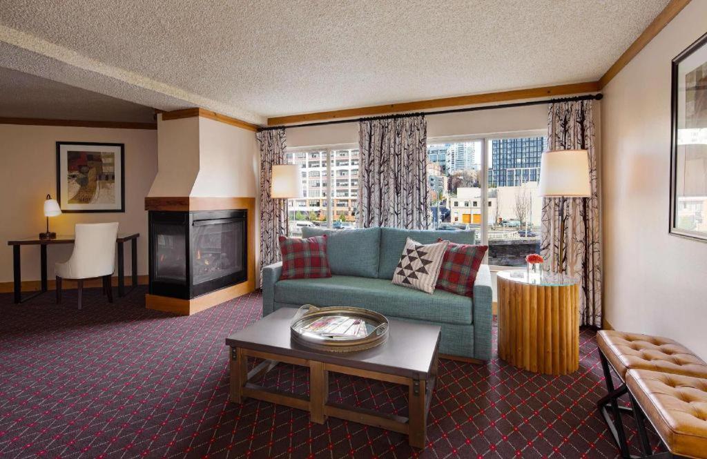 The Edgewater, A Noble House Hotel