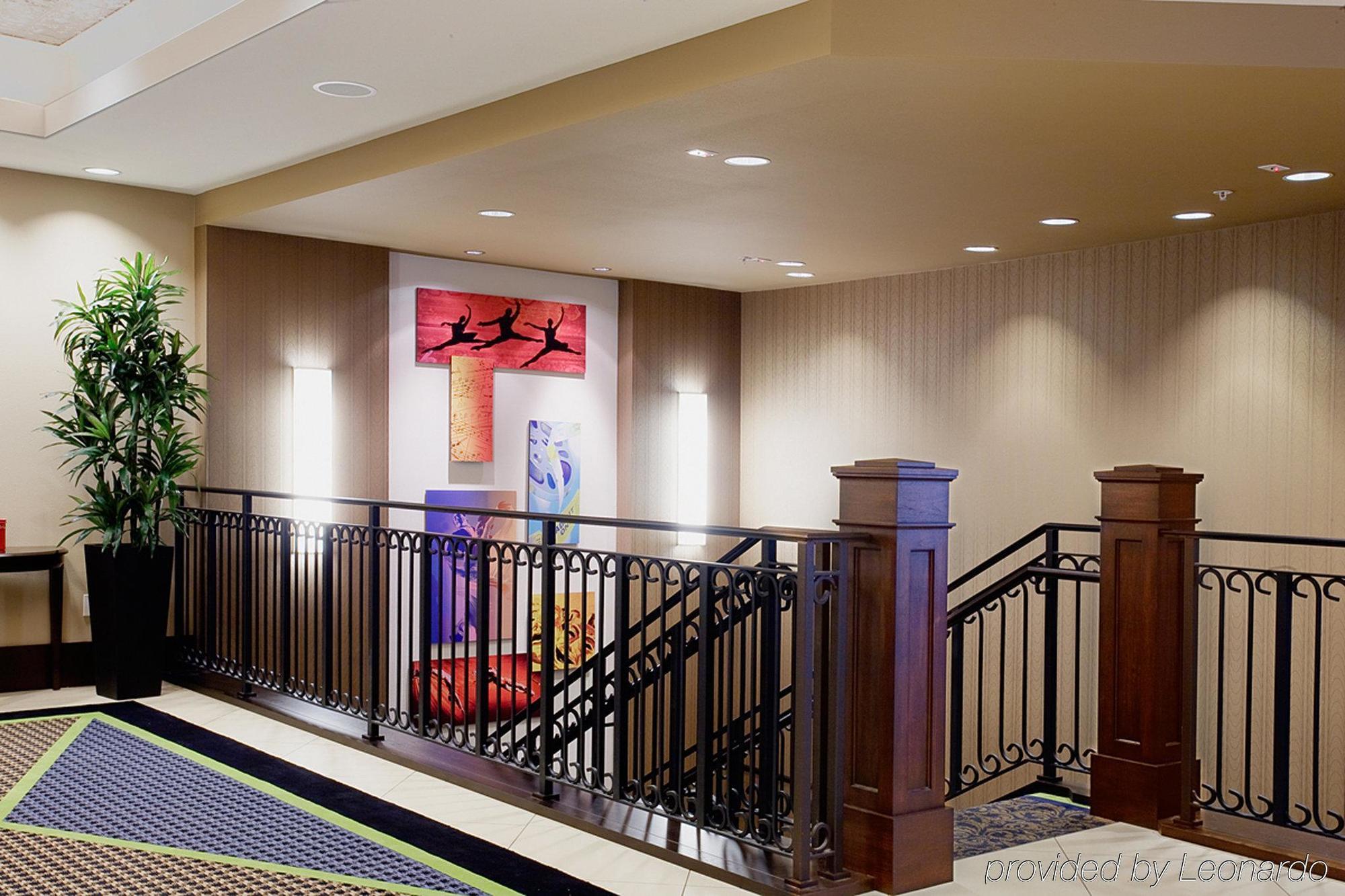 Hotel Staypineapple, The Maxwell Hotel, Center