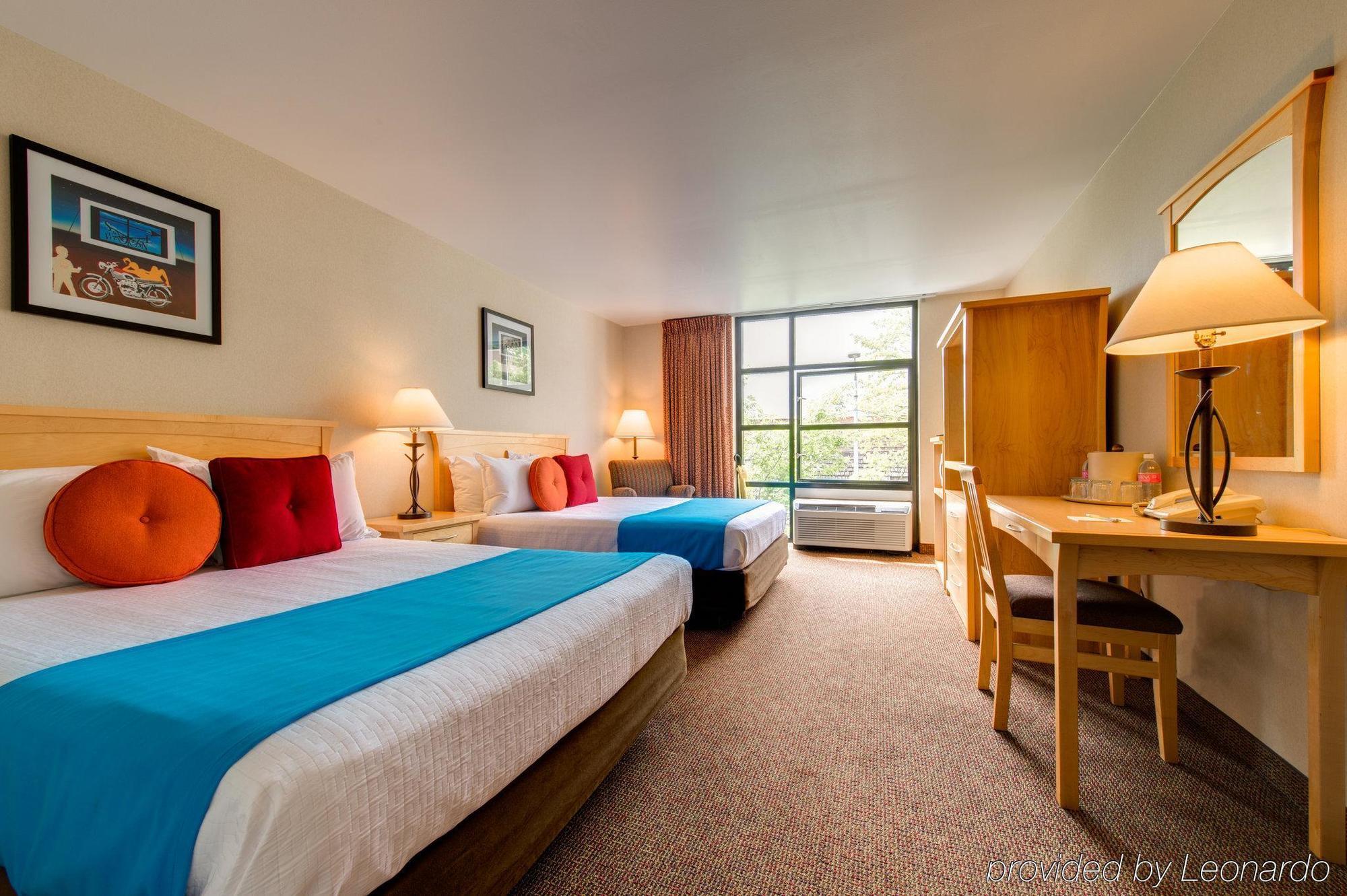 Staypineapple, Inn, District Hotel Seattle
