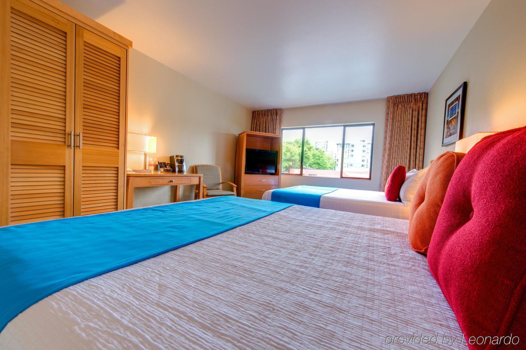 Staypineapple, Inn, District Hotel 3*