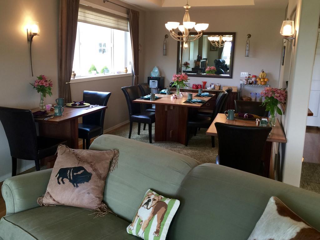Bed & Breakfast Sleeping Bulldog Seattle