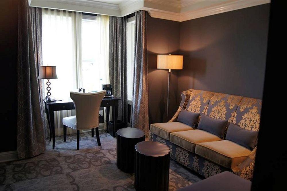 Ballard Hotel
