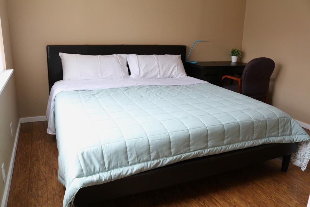 Quiet, Clean And Comfortable Seattle