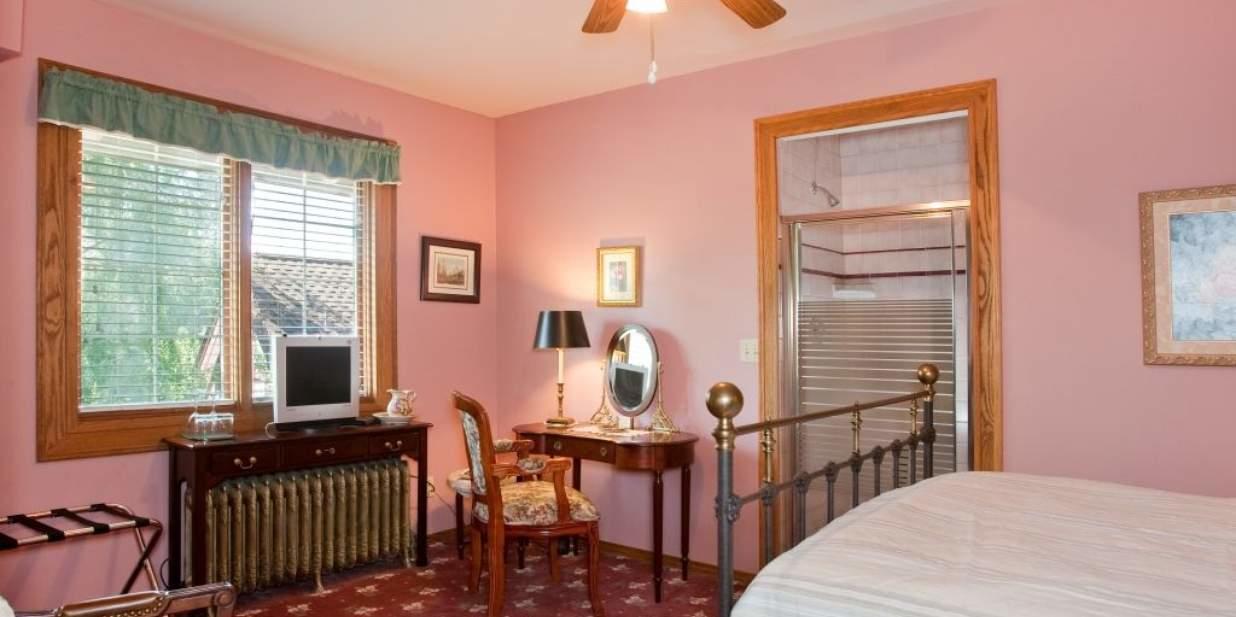 Bacon Mansion Bed & Breakfast 3*