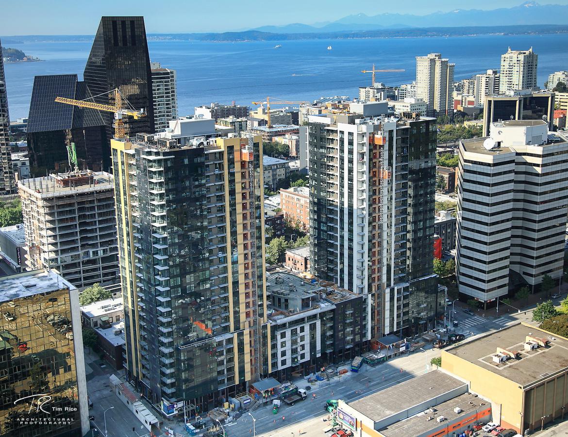 Oakwood At Via 6 Apartment Seattle