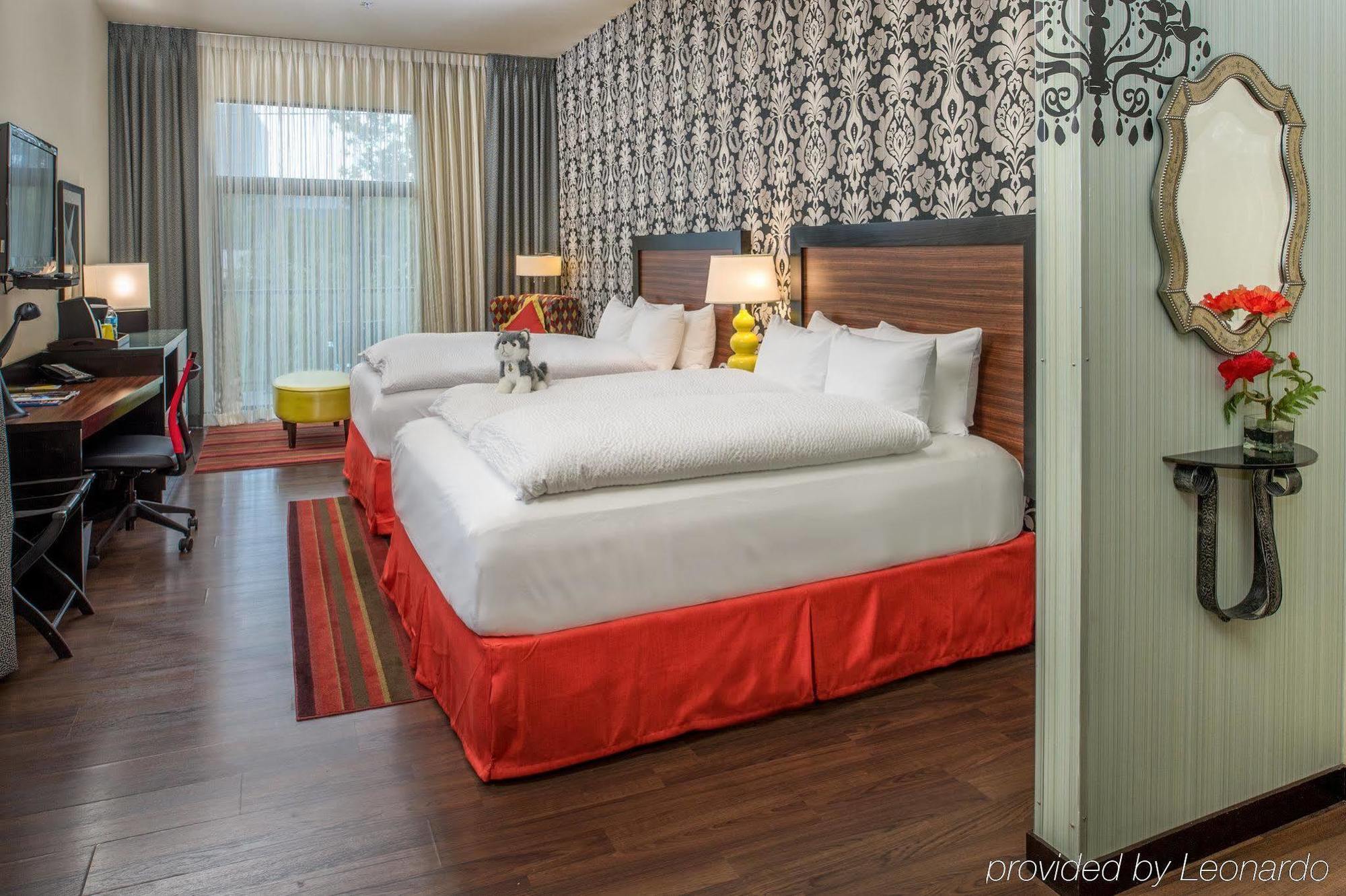 Staypineapple, The Maxwell Hotel, Center Hotel