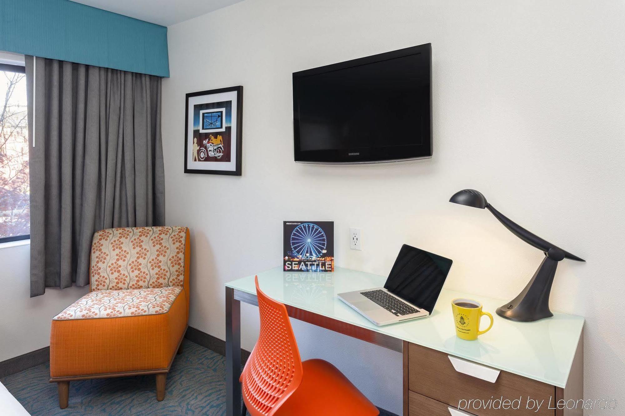 Hotel Staypineapple, Inn, District