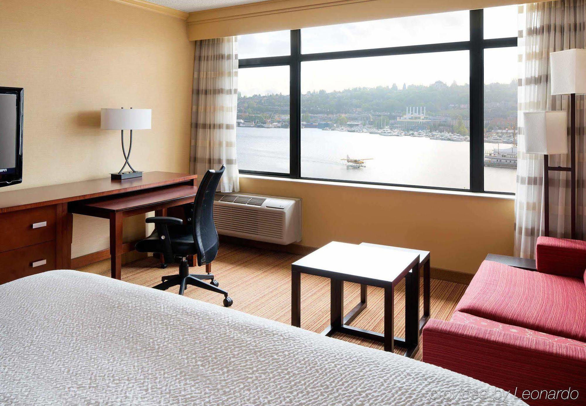 Courtyard Downtown/lake Union 3*