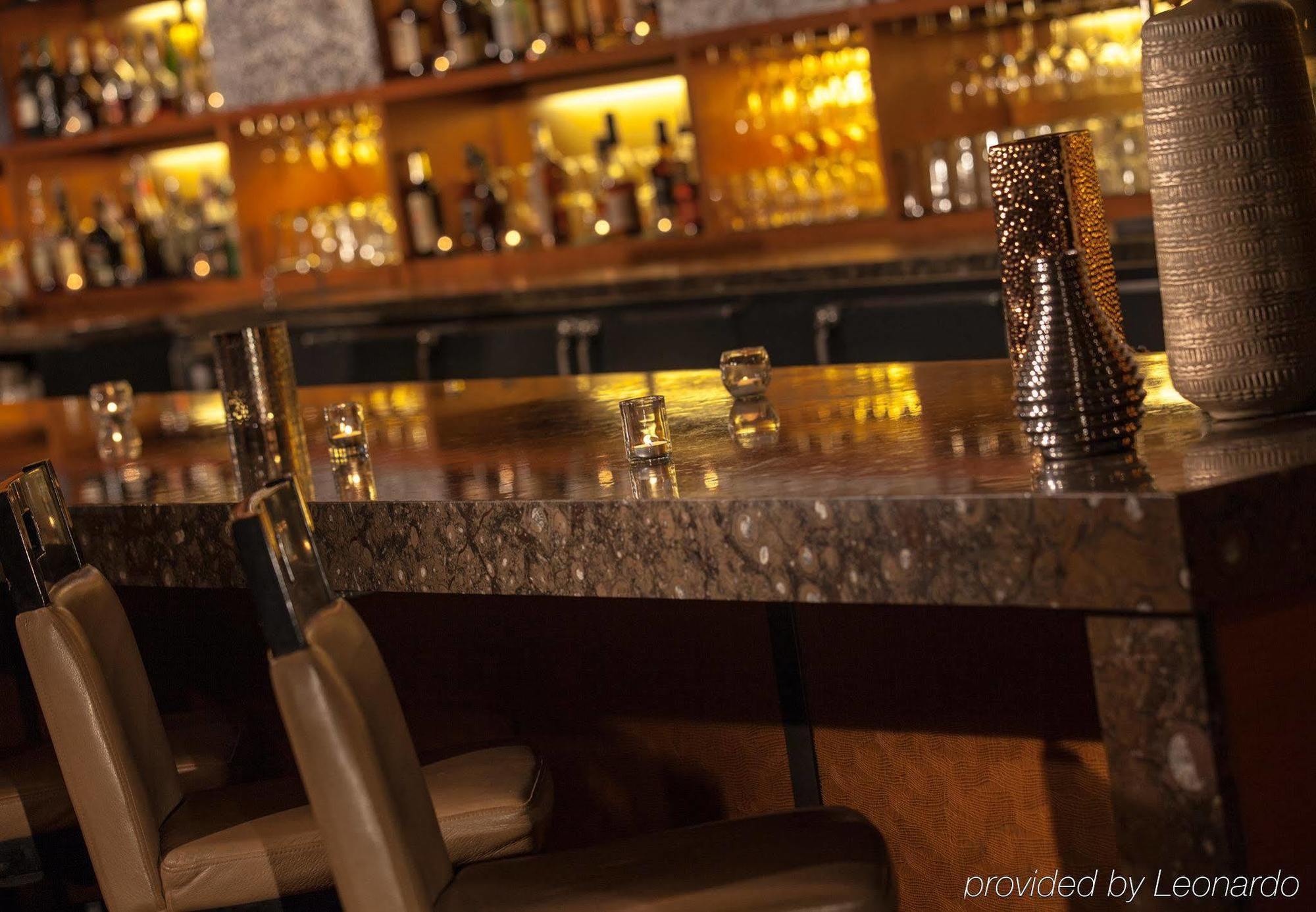 Renaissance Hotel 4*