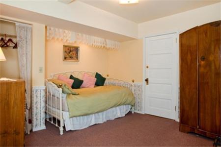 Bacon Mansion Bed & Breakfast
