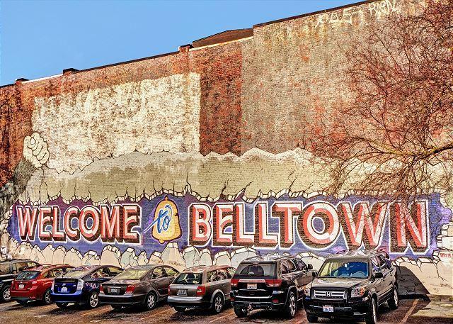 Belltown Court Sunset Apartment