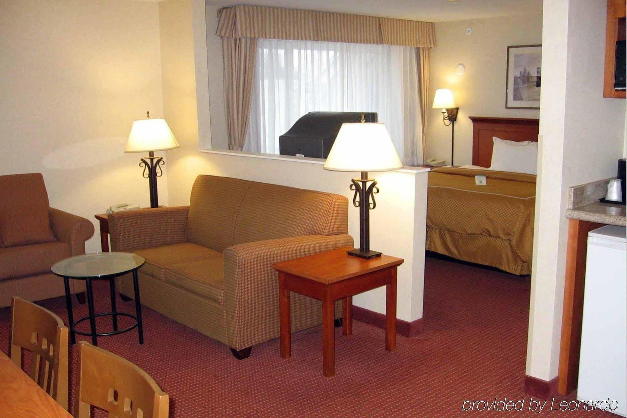 Four Points By Sheraton Downtown Center 3*