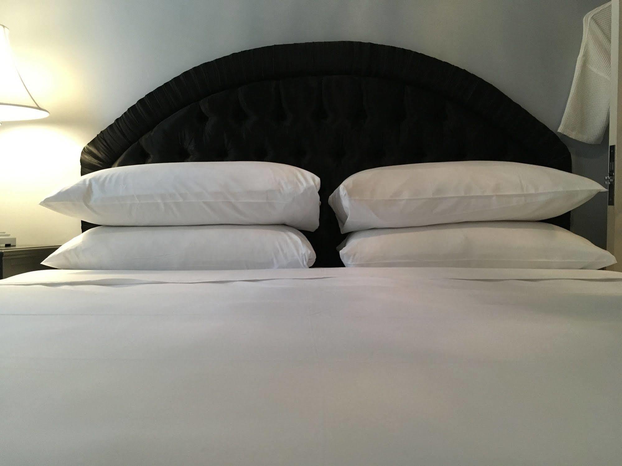 Ballard Hotel