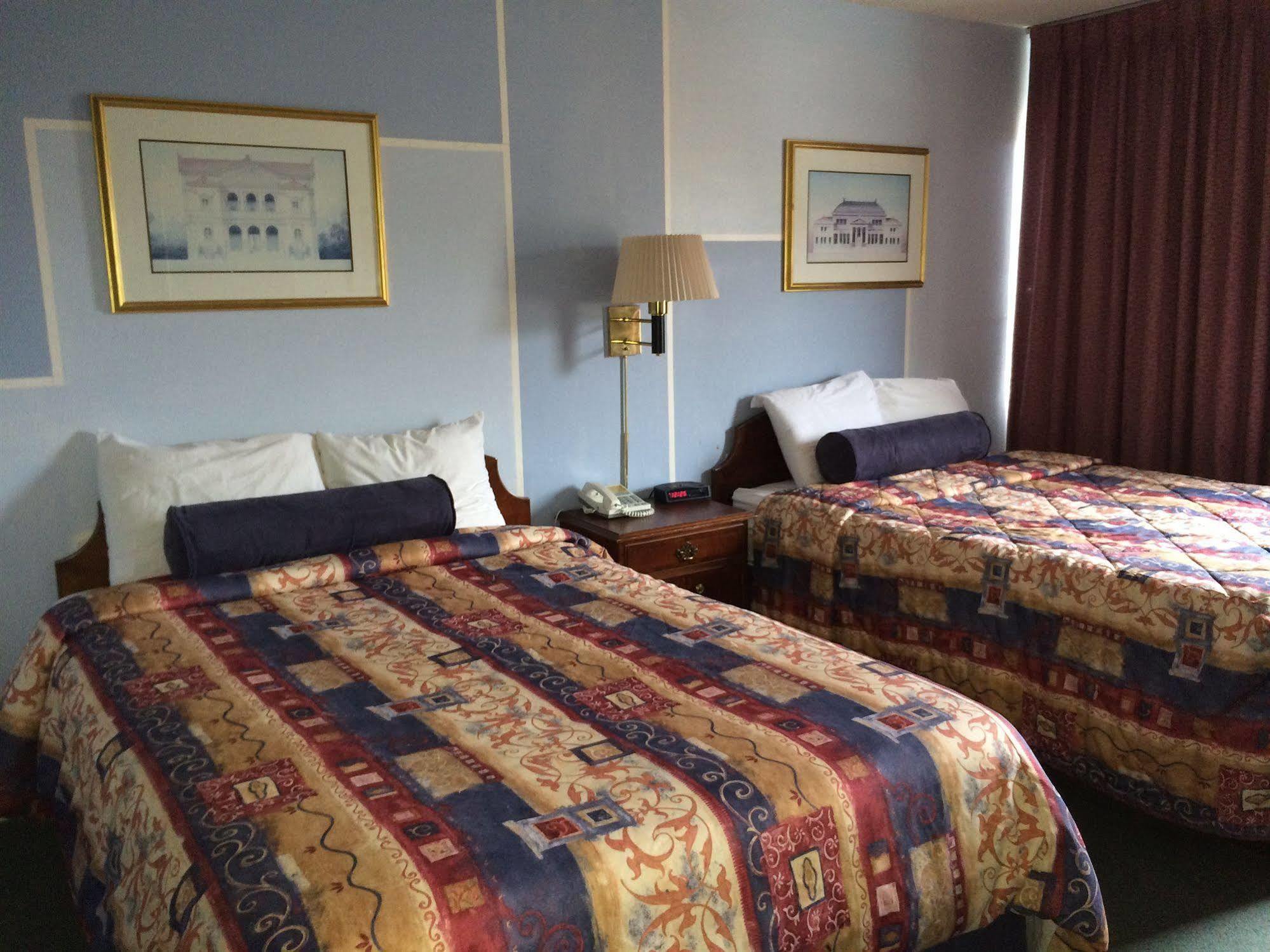 Pacific Hotel 2*