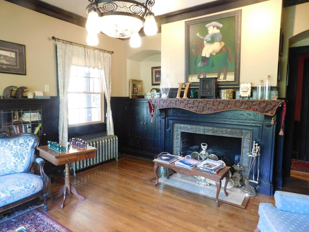 Bacon Mansion Bed & Breakfast Seattle