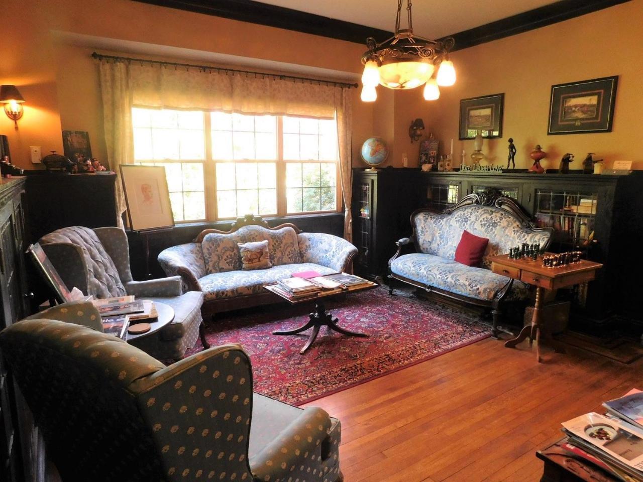 Bed & Breakfast Bacon Mansion 3*
