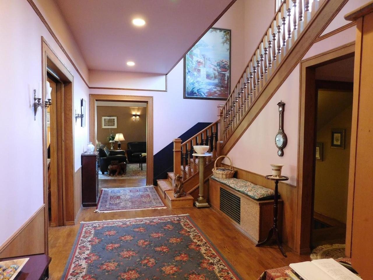 Bacon Mansion 3* Seattle