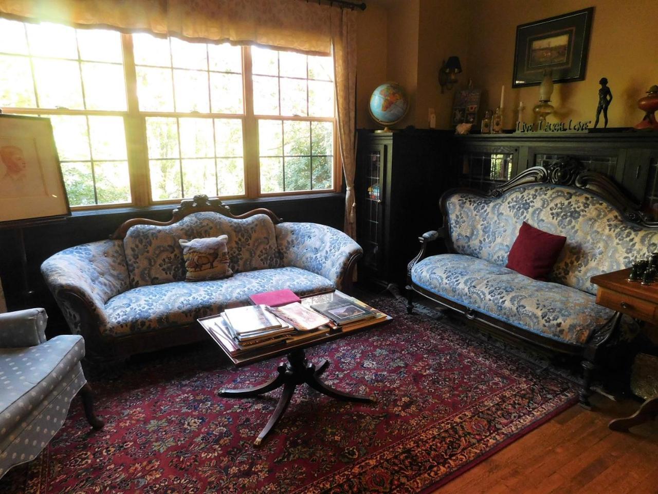 Bacon Mansion Bed & Breakfast