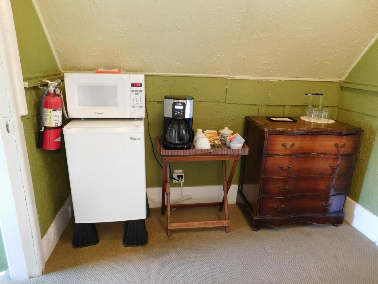Bed & Breakfast Bacon Mansion 3*