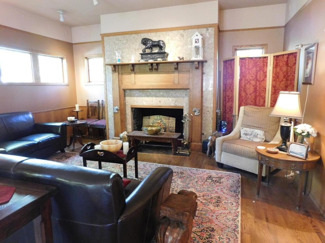 Bacon Mansion 3* Seattle