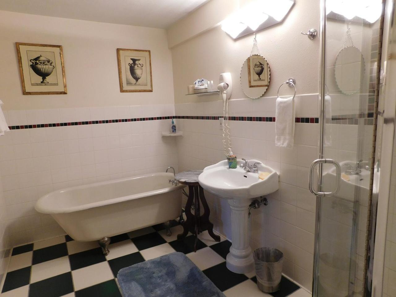 Bacon Mansion Bed & Breakfast Seattle