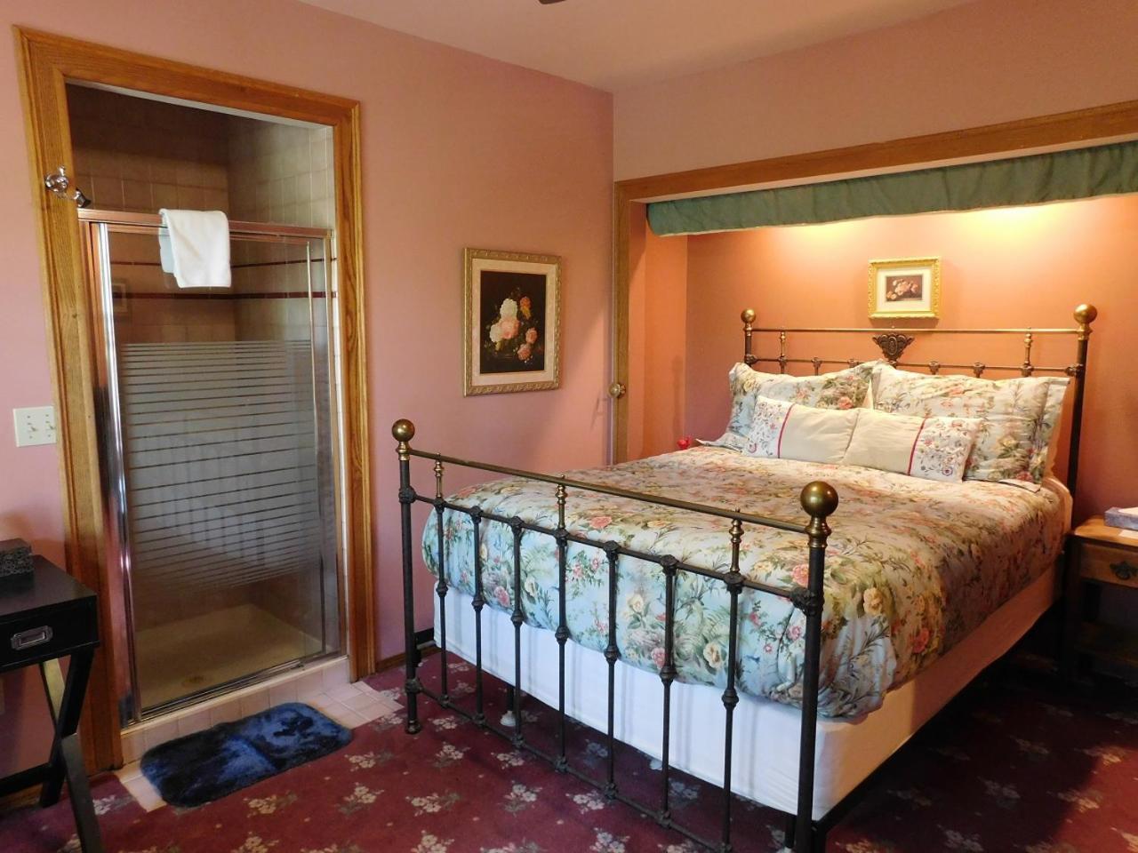 Bacon Mansion Bed & Breakfast 3*