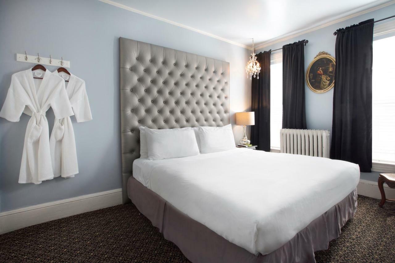 Ballard Hotel 3*