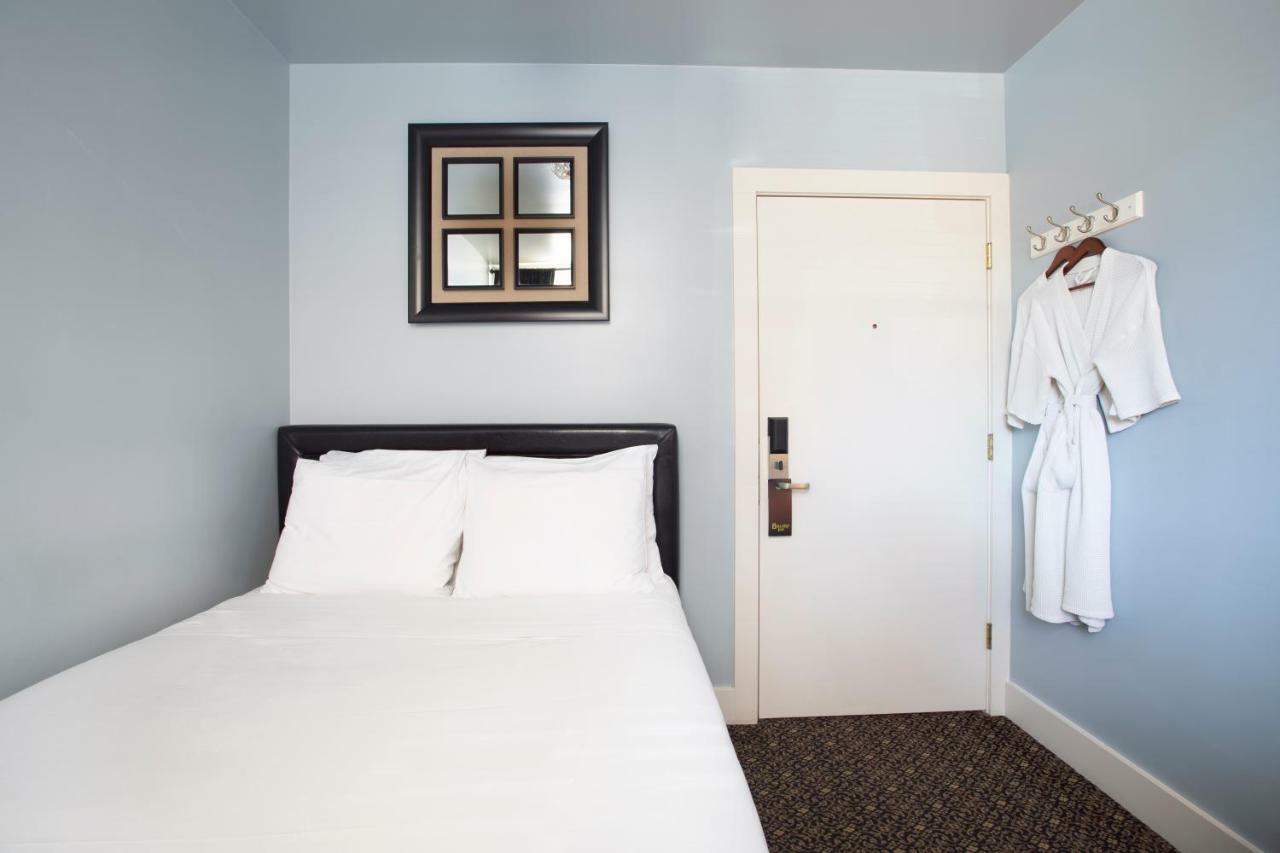 Hotel Ballard