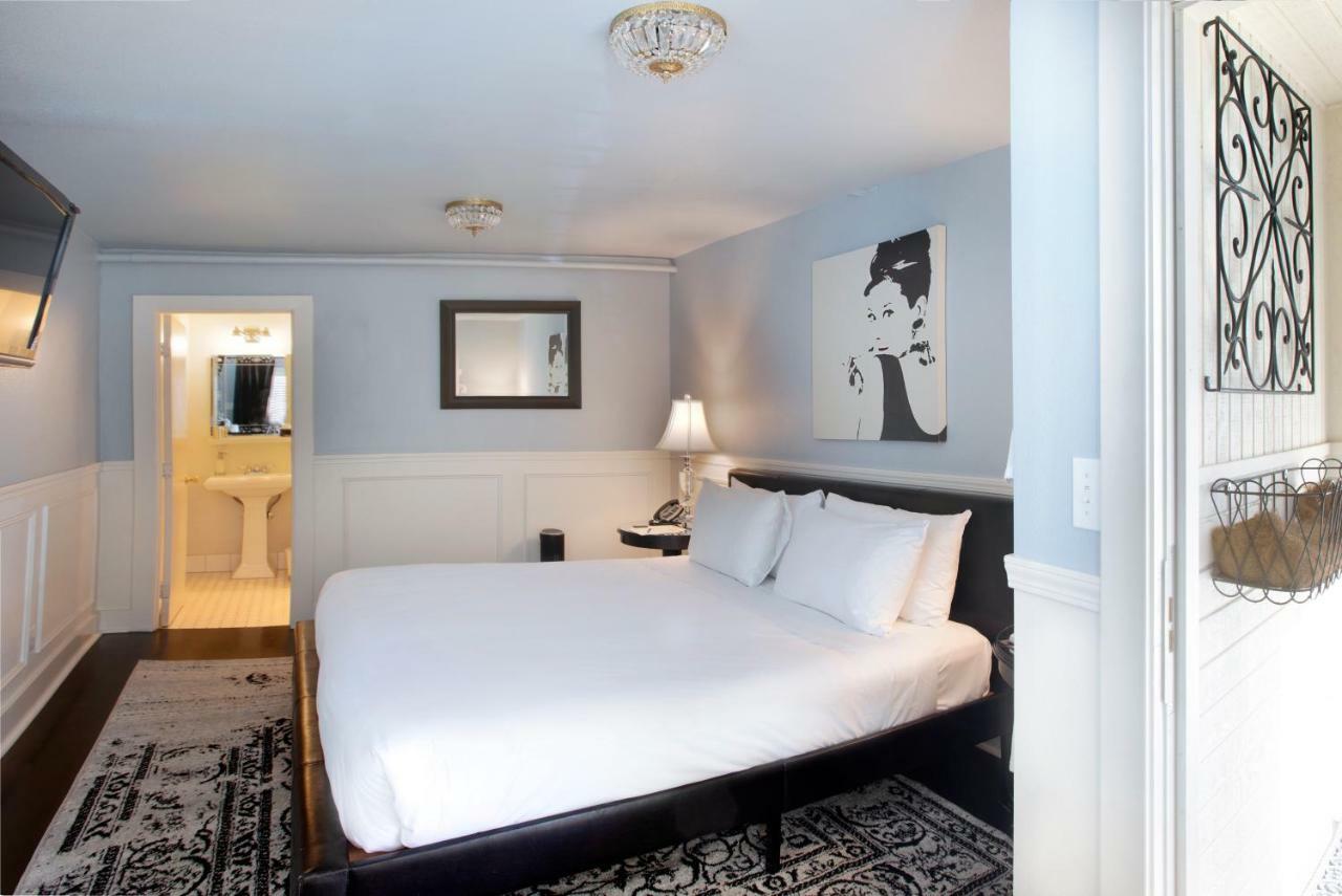 Ballard Hotel