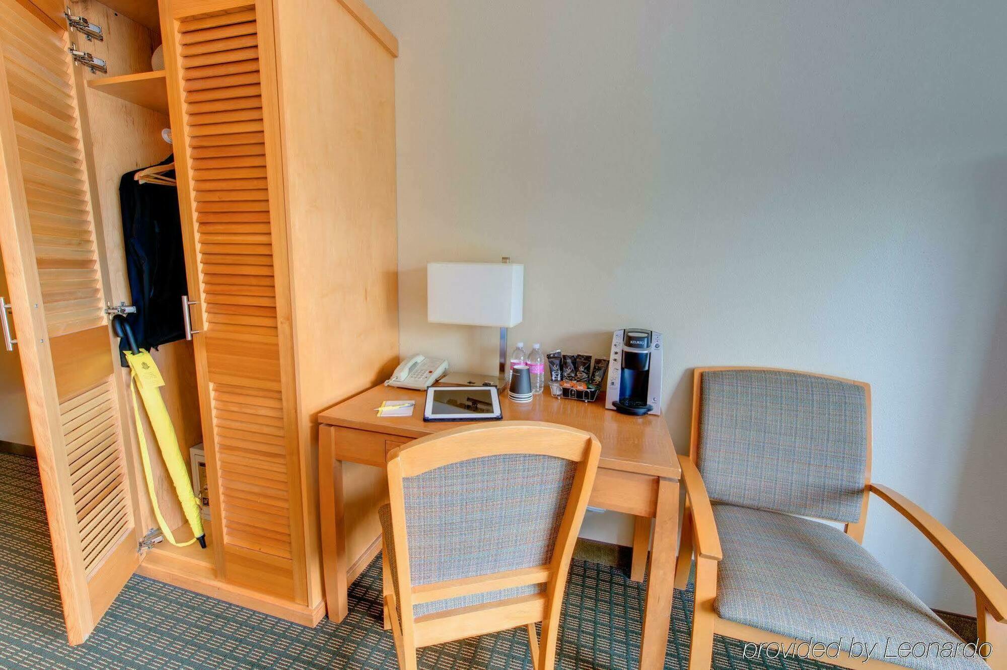 Hotel Staypineapple, Inn, District 3*