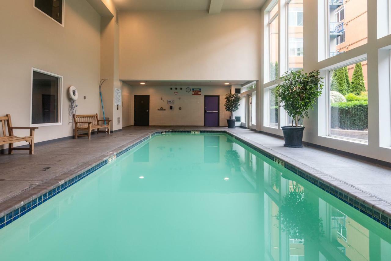 Cozy Nearby Attractions Center Seattle