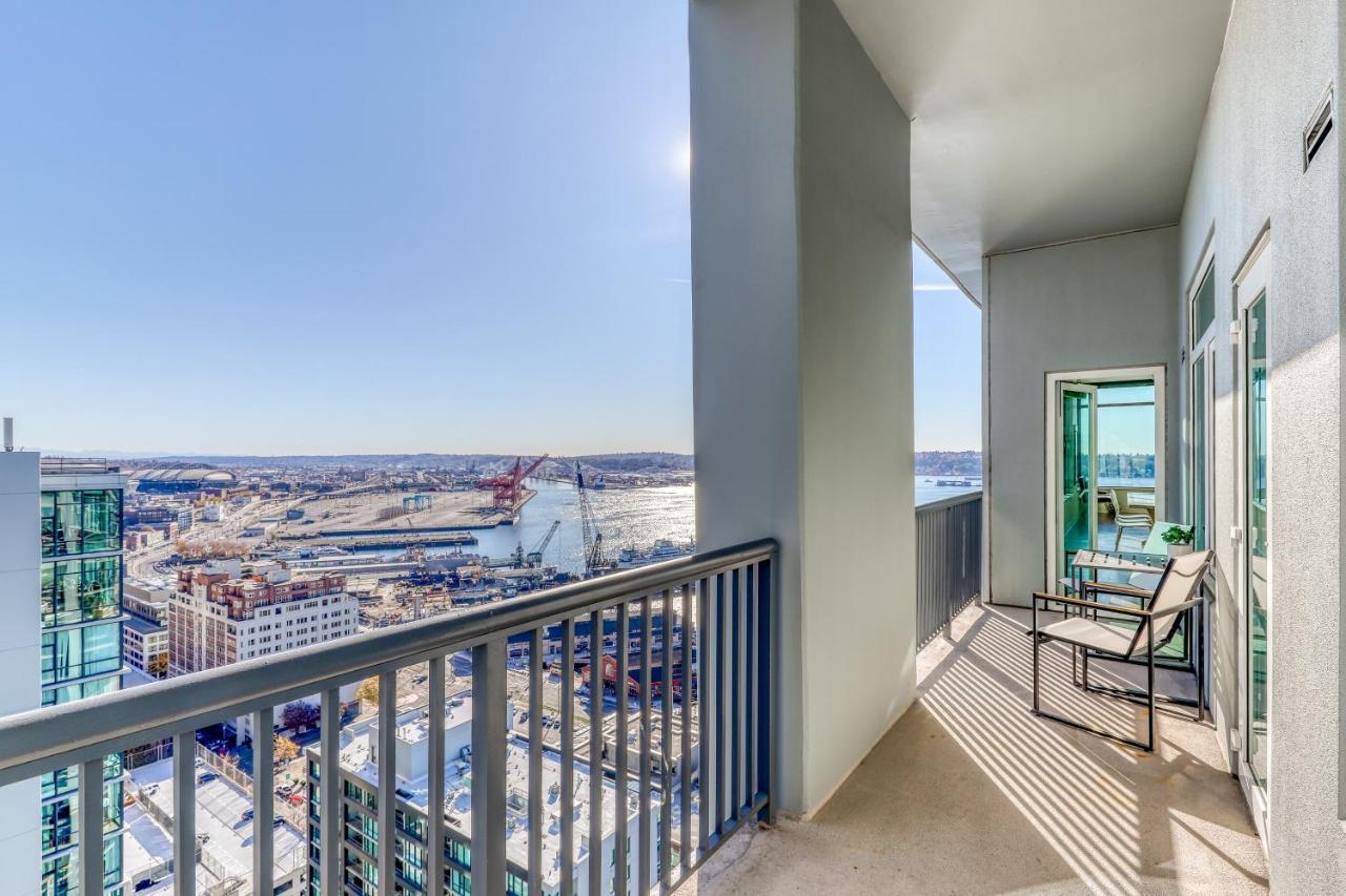 Apartment Harbor Steps Bay View Penthouse