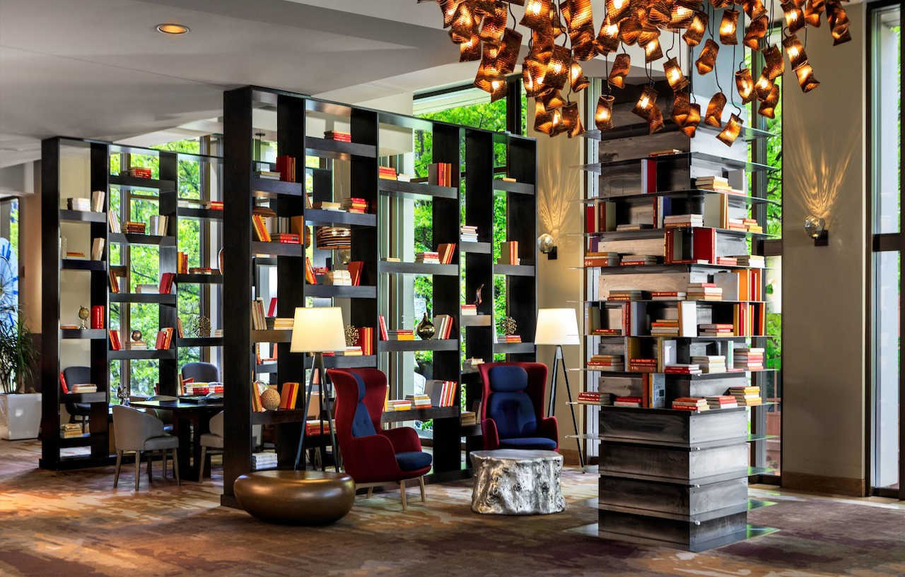 Renaissance Hotel 4*