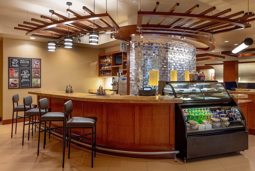 Hyatt Place Downtown Hotel 3*