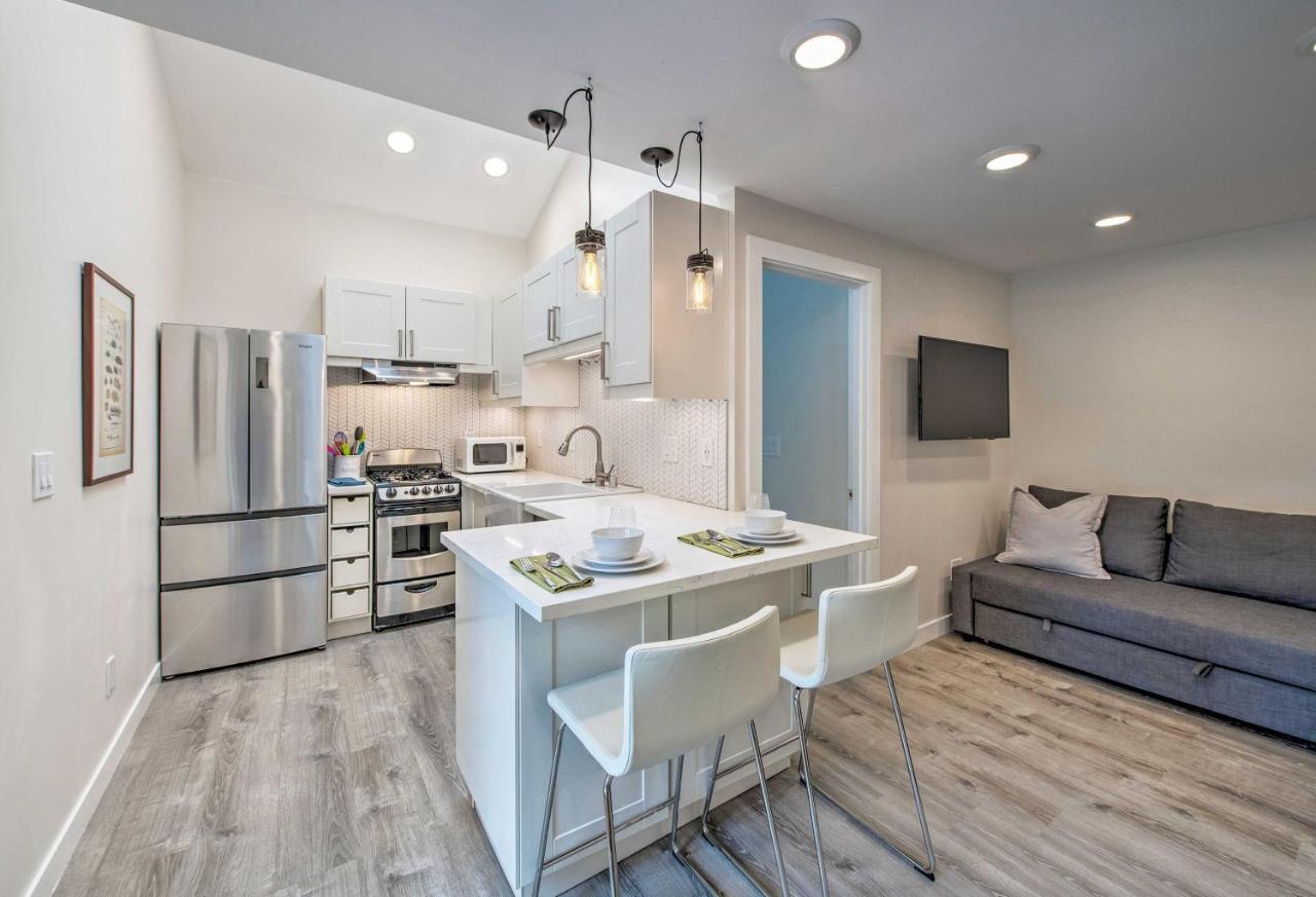 Sleek Modern With Patio, 8 Mi To Dtwn Seattle! Holiday home
