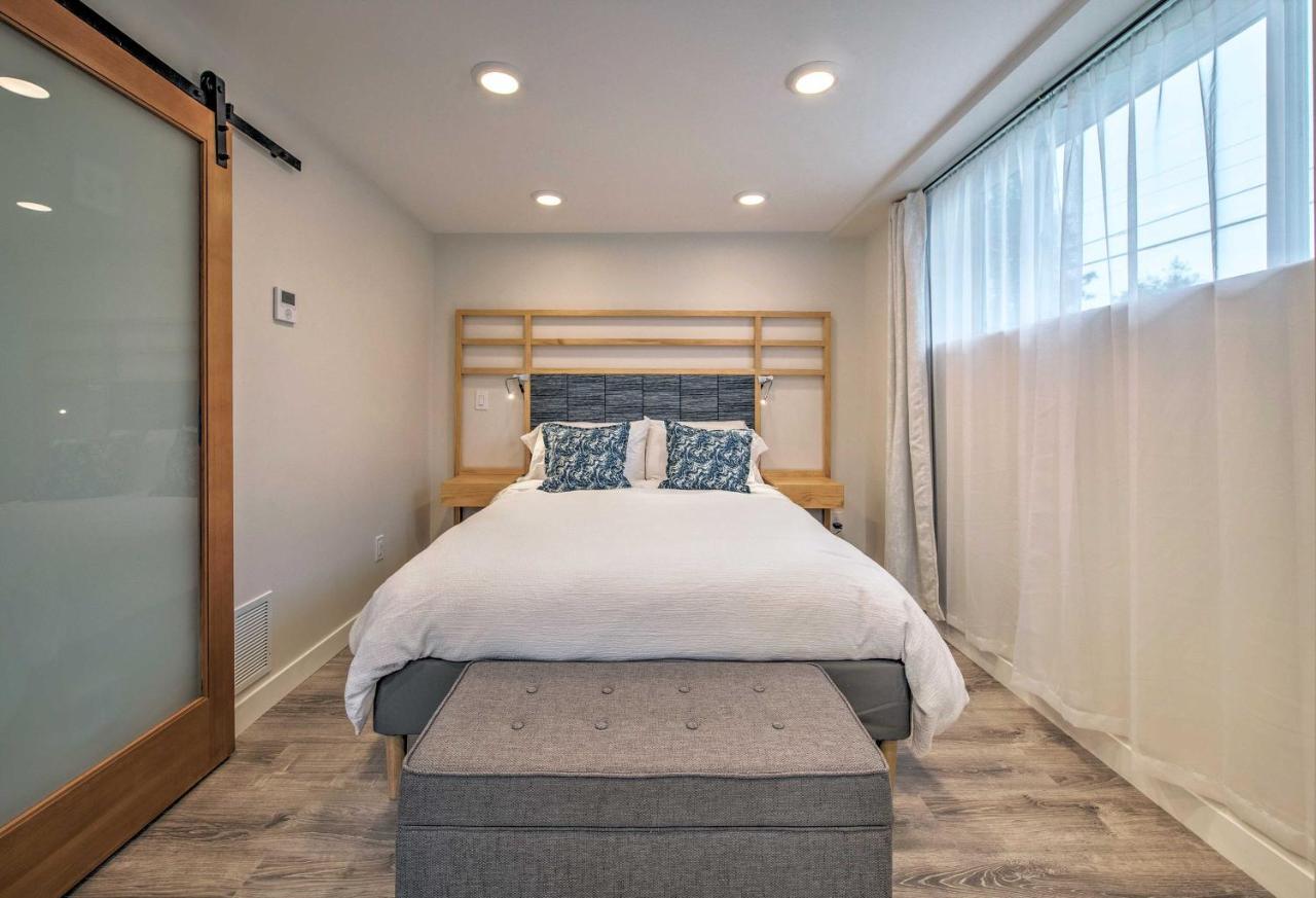 Holiday home Sleek Modern With Patio, 8 Mi To Dtwn Seattle! Seattle