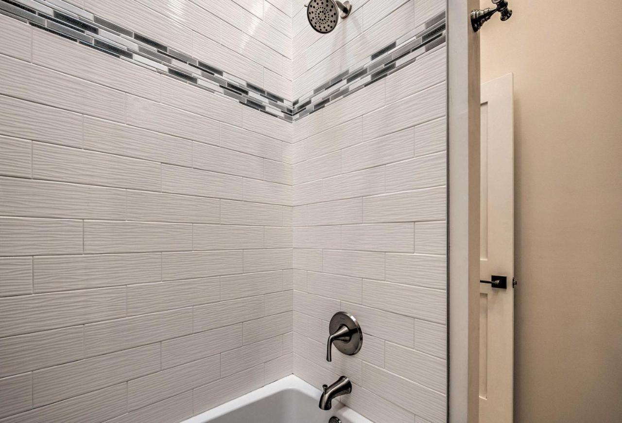 Sleek Modern With Patio, 8 Mi To Dtwn Seattle!